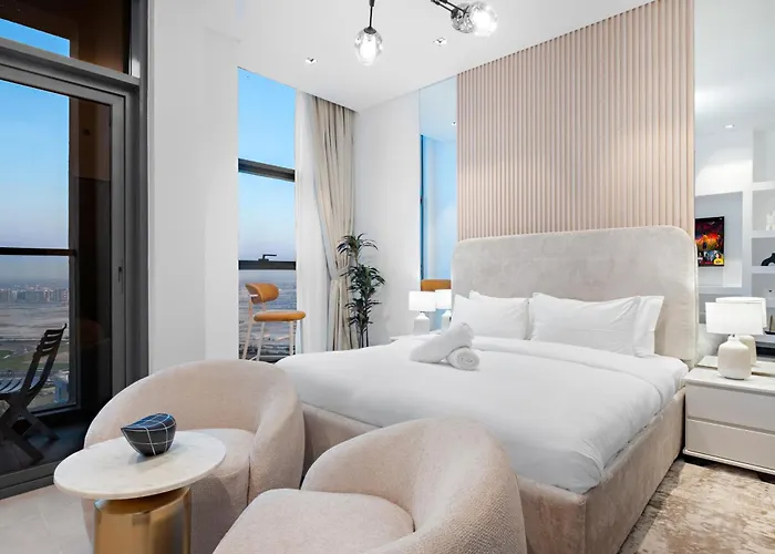 Chic Studio With Balcony & Skyline View L Pool & Gym
