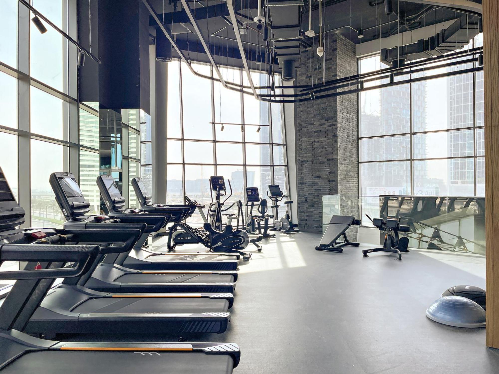 Chic With Balcony & Skyline View L Pool & Gym